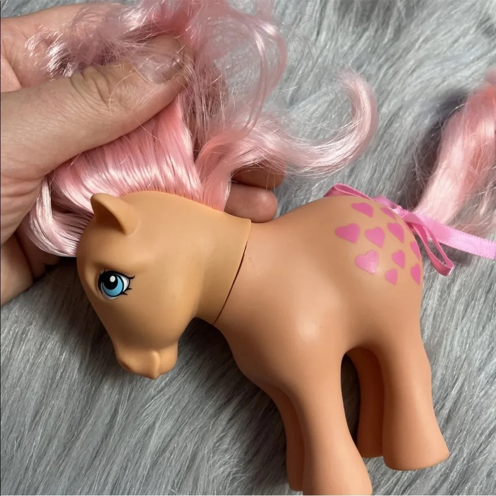 2017 Hasbro My Little Pony Peachy Hearts Remake Toy